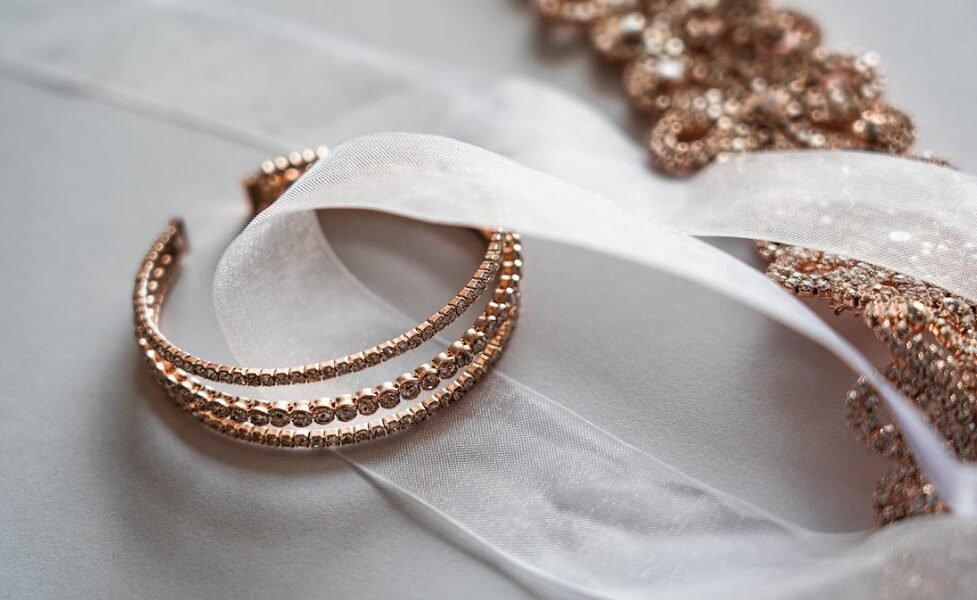 how to clean and polish gold jewelry