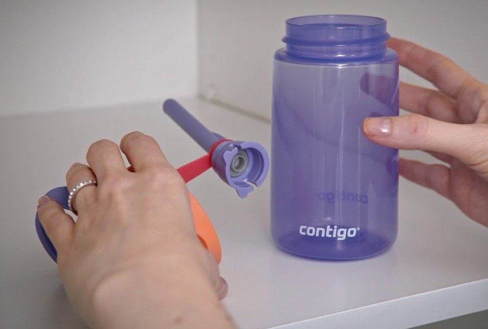 How to Clean Contigo Water Bottles