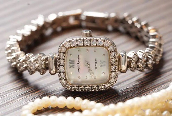 How to Clean a Diamond Watch