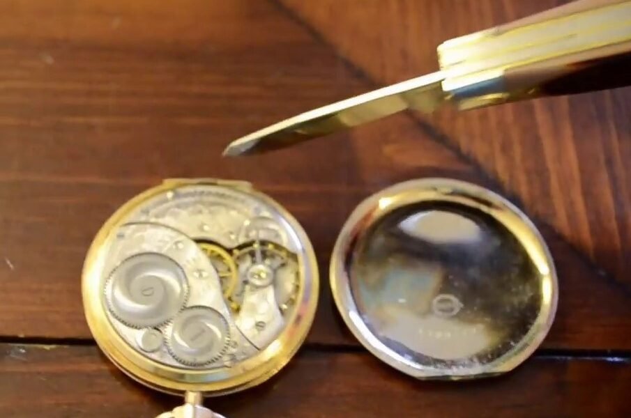How to Open an Elgin Pocket Watch