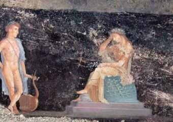 Pompeii banquet room mythological frescoes