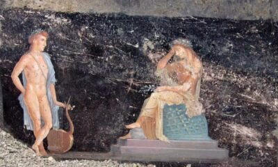 Pompeii banquet room mythological frescoes
