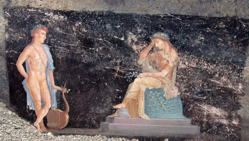 Pompeii banquet room mythological frescoes