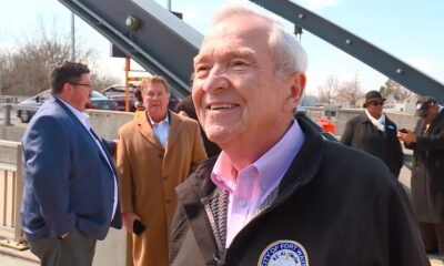 community-mourning-mayor