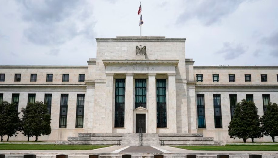Federal Reserve interest rate debate