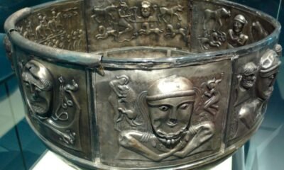 ancient roman ring depicting minerva found in israel