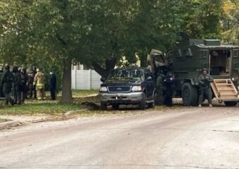 elkhart indiana standoff crime scene