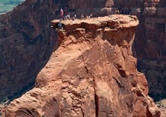 mesa county search and rescue team climbing independence monument