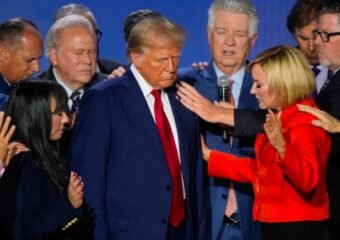 Trump appoints key allies to top administration roles