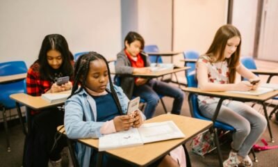 students-smartphone-mental-health-schools