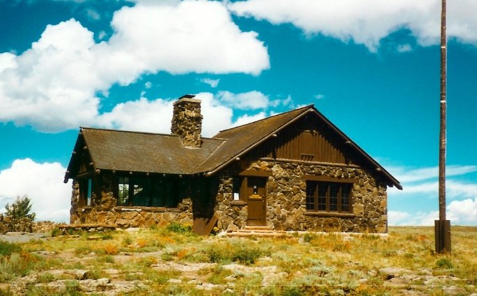 grand-mesa-visitor-center-scenic-cabin