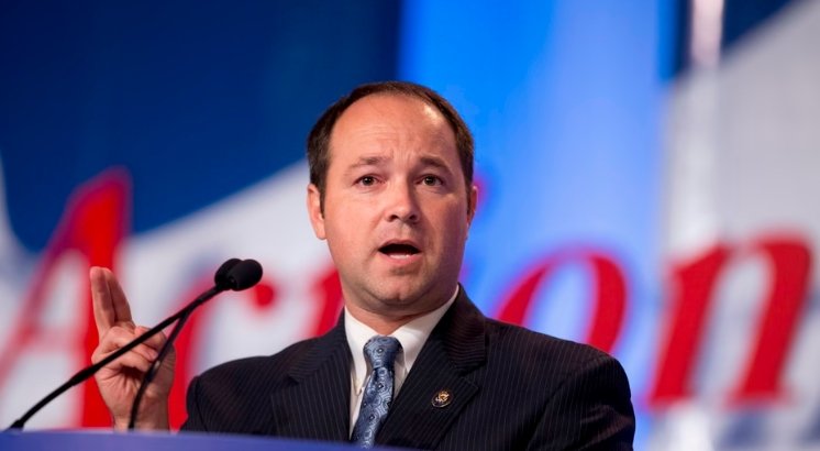 Marlin Stutzman speaking at political event
