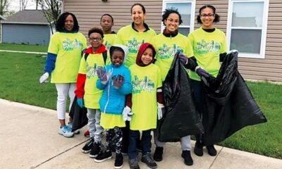 fort wayne great american cleanup volunteers at headwaters park