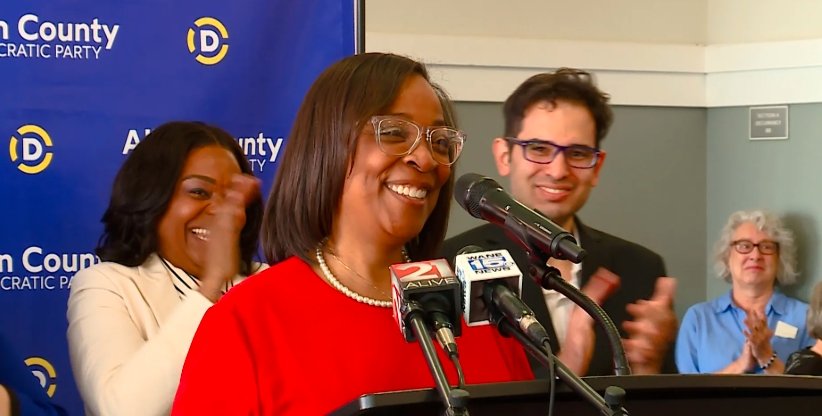 fort wayne mayor sharon tucker city council announcement