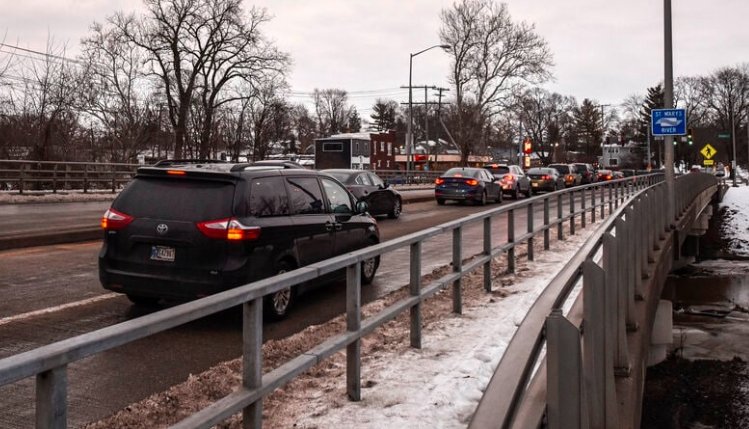 Bluffton Road bridge construction Fort Wayne traffic