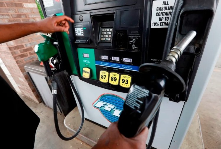 Grand Junction gas station fuel pump prices