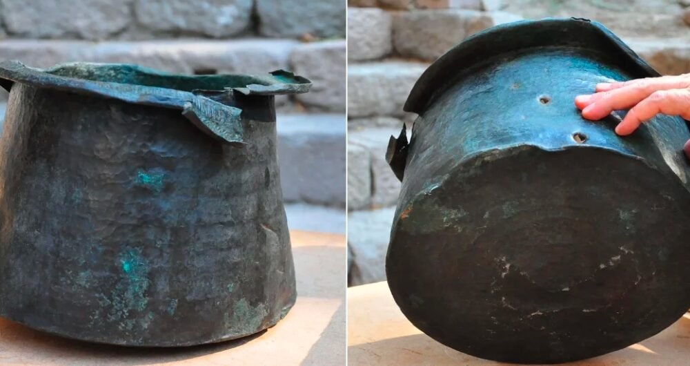 mosaic house pergamon bronze cauldron turkey archaeology