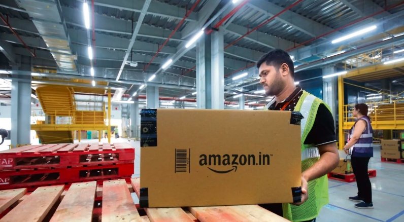 Amazon delivery station construction