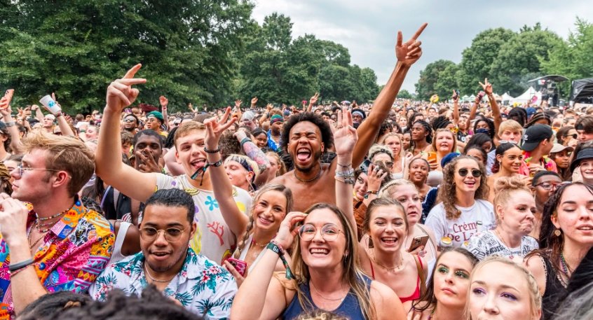 music festival crowd
