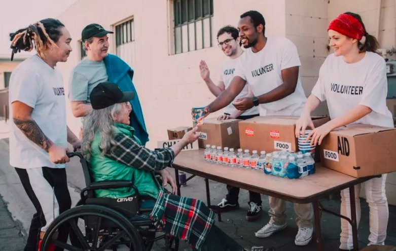 Grand Junction homeless volunteers helping