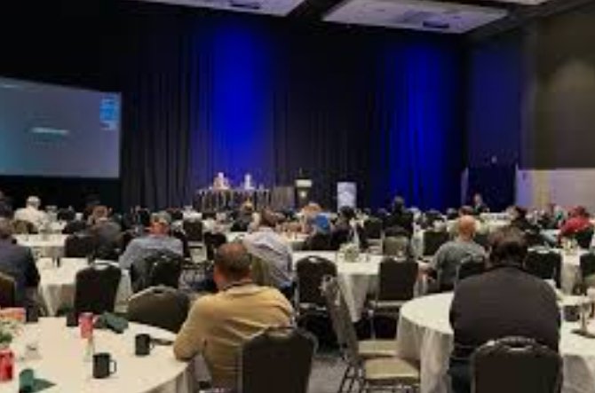 Fort Wayne roundtable meeting