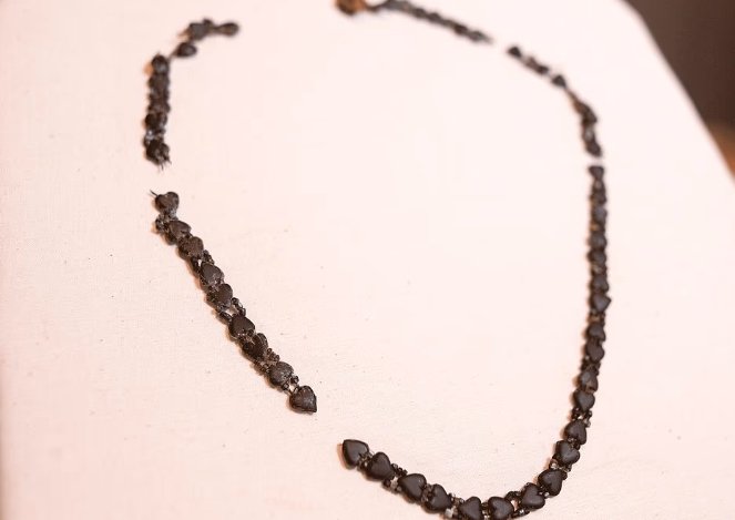 Titanic black glass necklace