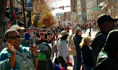 veterans parade crowd
