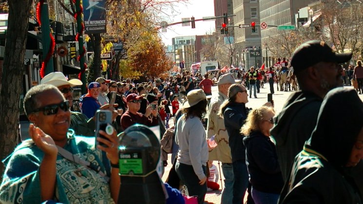 veterans parade crowd
