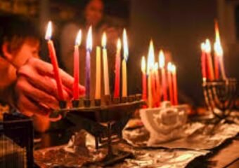 hanukkah menorah lighting