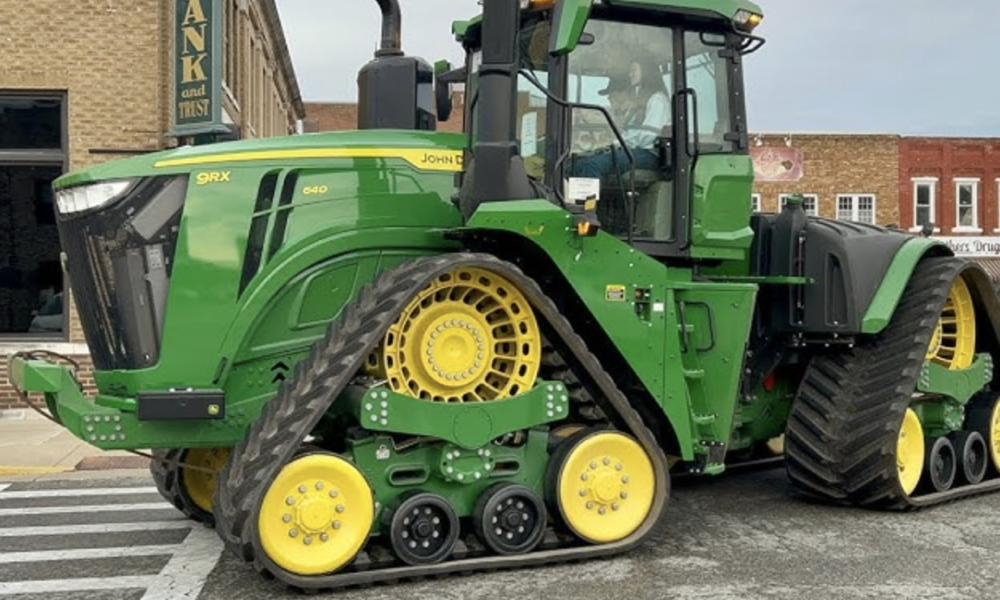 fruita colorado tractor to school day parade