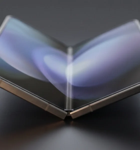 Galaxy Z Fold 8 display crease improvement matching the Oppo Find N6 explained.