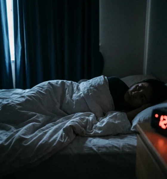 Poor sleep and early-onset cancer risk in adults under 50 explained.