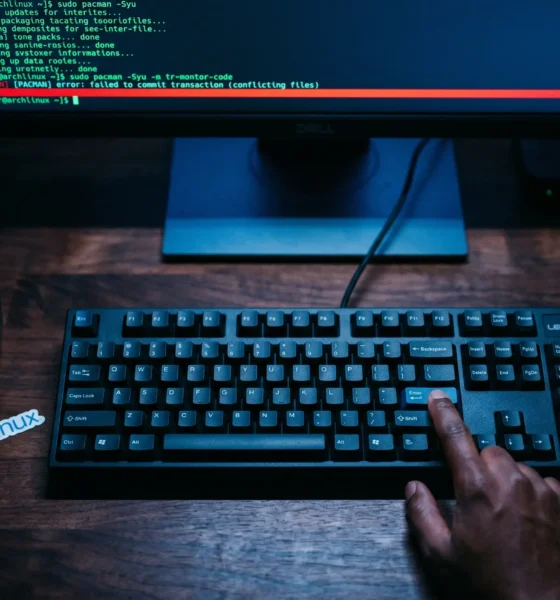 Arch Linux AUR malware campaign compromises 400 packages