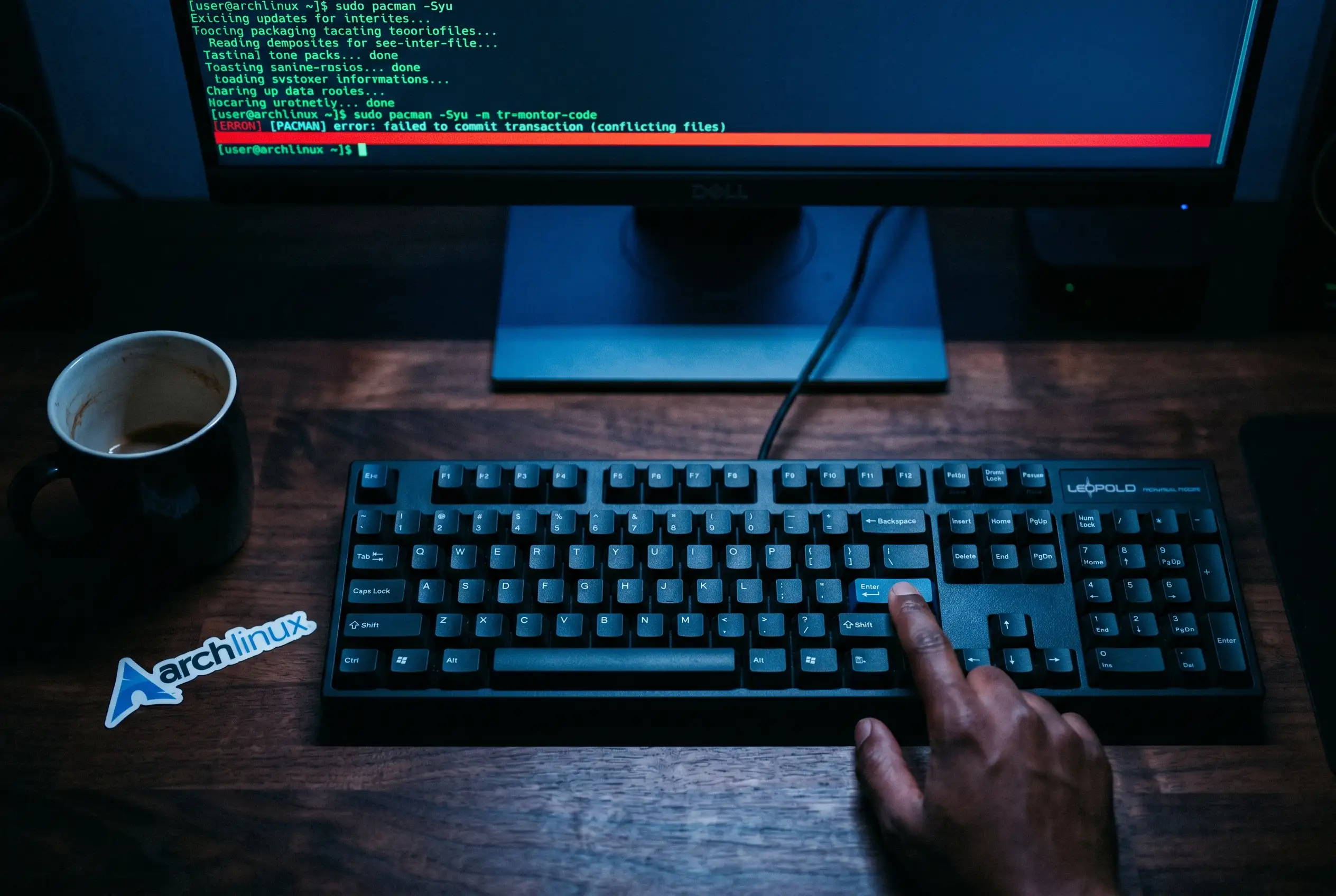 Arch Linux AUR malware campaign compromises 400 packages