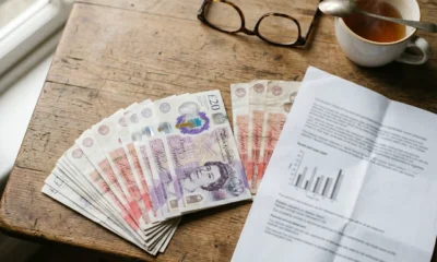 UK moderate retirement income savings gap leaves most workers short of target.