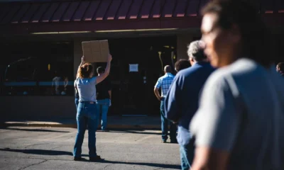 Beef-a-Roo worker strike outside Rockford sandwich chain closures