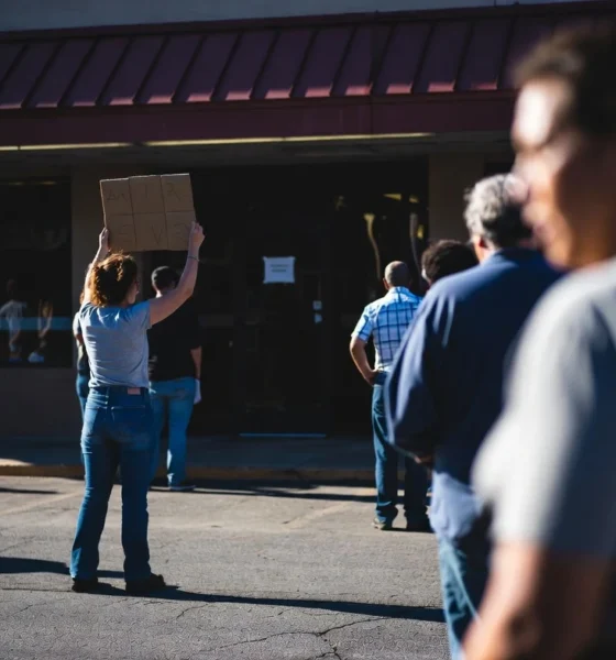 Beef-a-Roo worker strike outside Rockford sandwich chain closures
