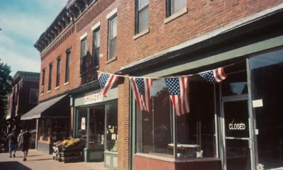 major retailers and restaurants open on July 4 holiday