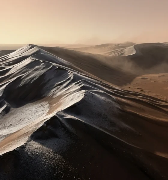 Mars Express Kaiser Crater metallic dunes carbon dioxide frost