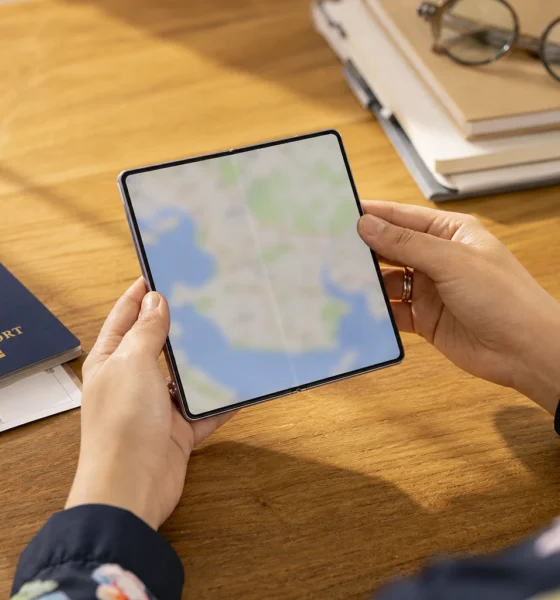Samsung Galaxy Z Fold 8 passport size foldable phone price split