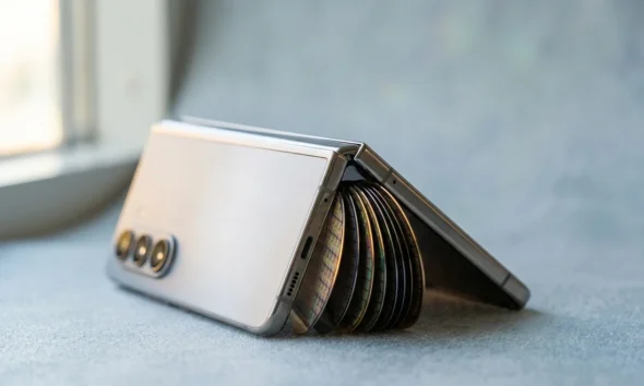 Samsung Galaxy Z Fold 8 Unpacked launch price increase memory chip shortage