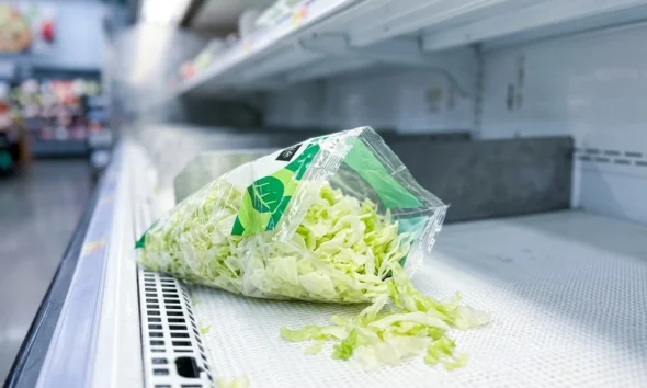 Taylor Farms iceberg lettuce cyclospora outbreak Walmart recall map
