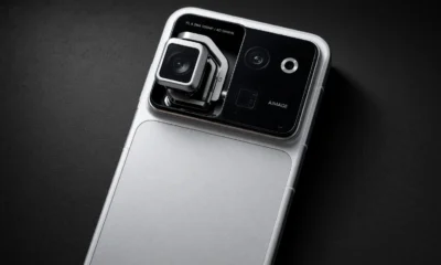 Honor Robot Phone gimbal camera unfolding from the back